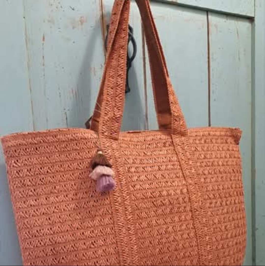 Shopper - Mare Rattan